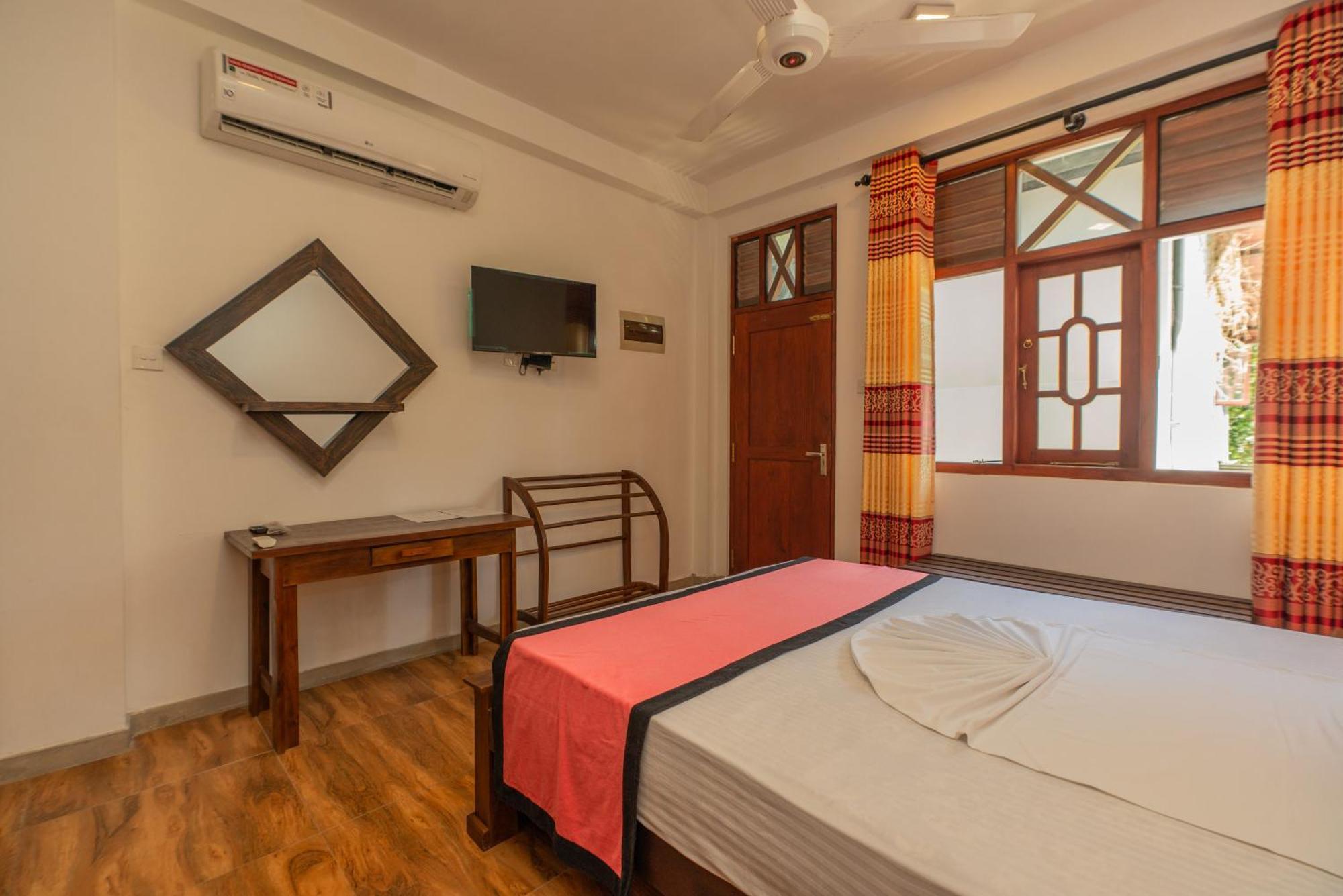 The Calm Of8 Hotell Unawatuna Eksteriør bilde
